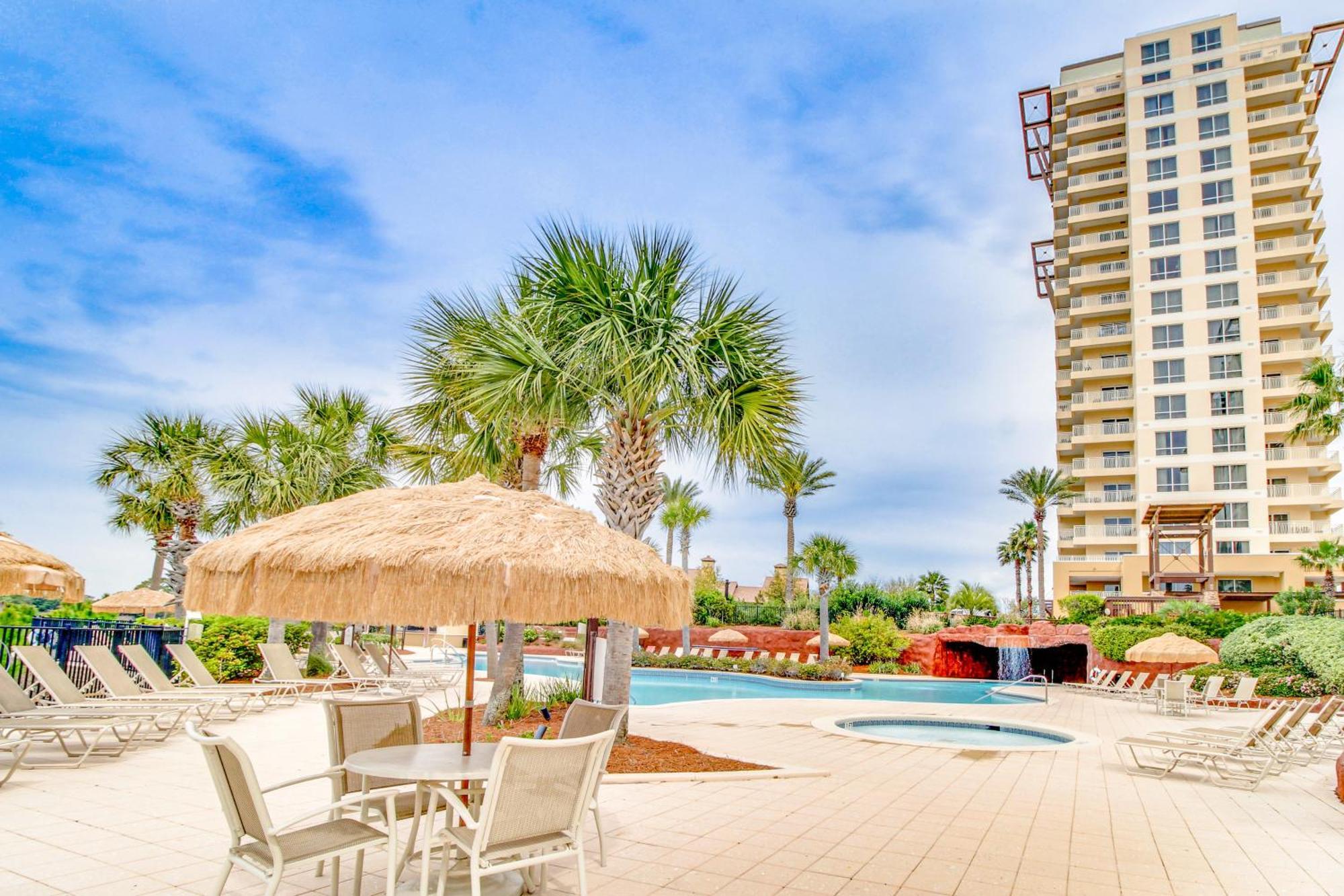 Luau Condos دستين الغرفة الصورة